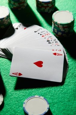 Live roulette table with wallet balance indicator